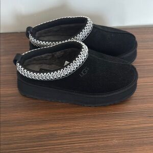 UGG Black Tazz Slip-Ons